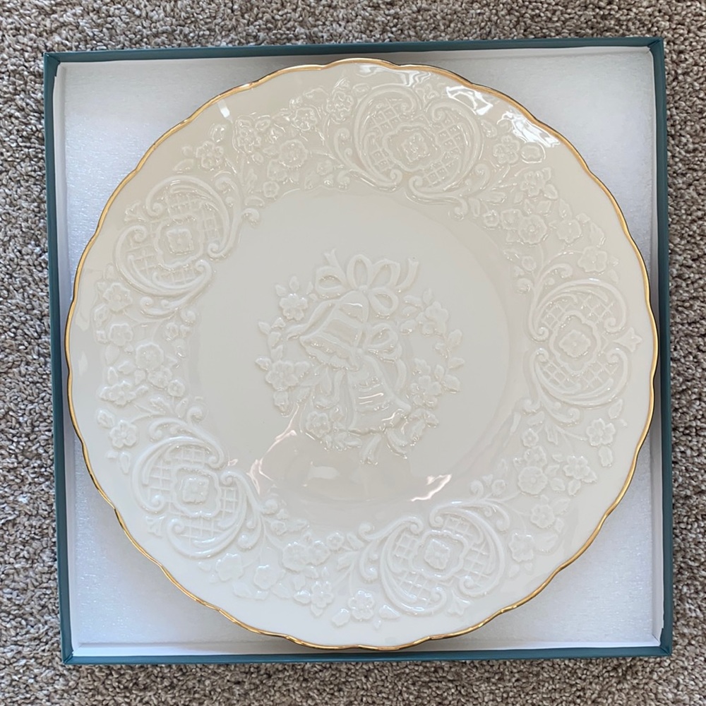 NWOT Lenox wedding plate